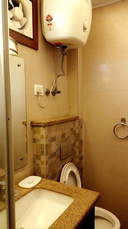 Woodpecker Service Apartments - Green Park New Delhi Extérieur photo